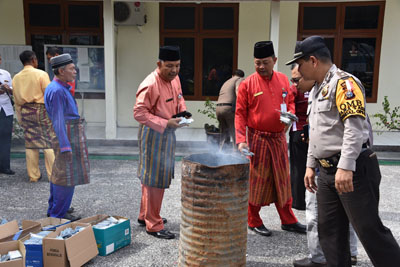 Ribuan KTP Elektronik Rusak  Dimusnahkan Disdukcapil Bengkalis